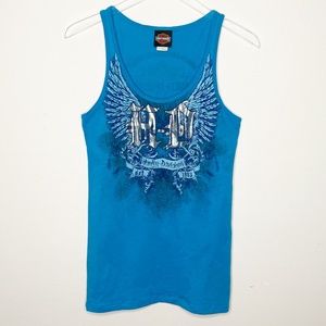 Fits like a Large or Medium!! NOT A XL